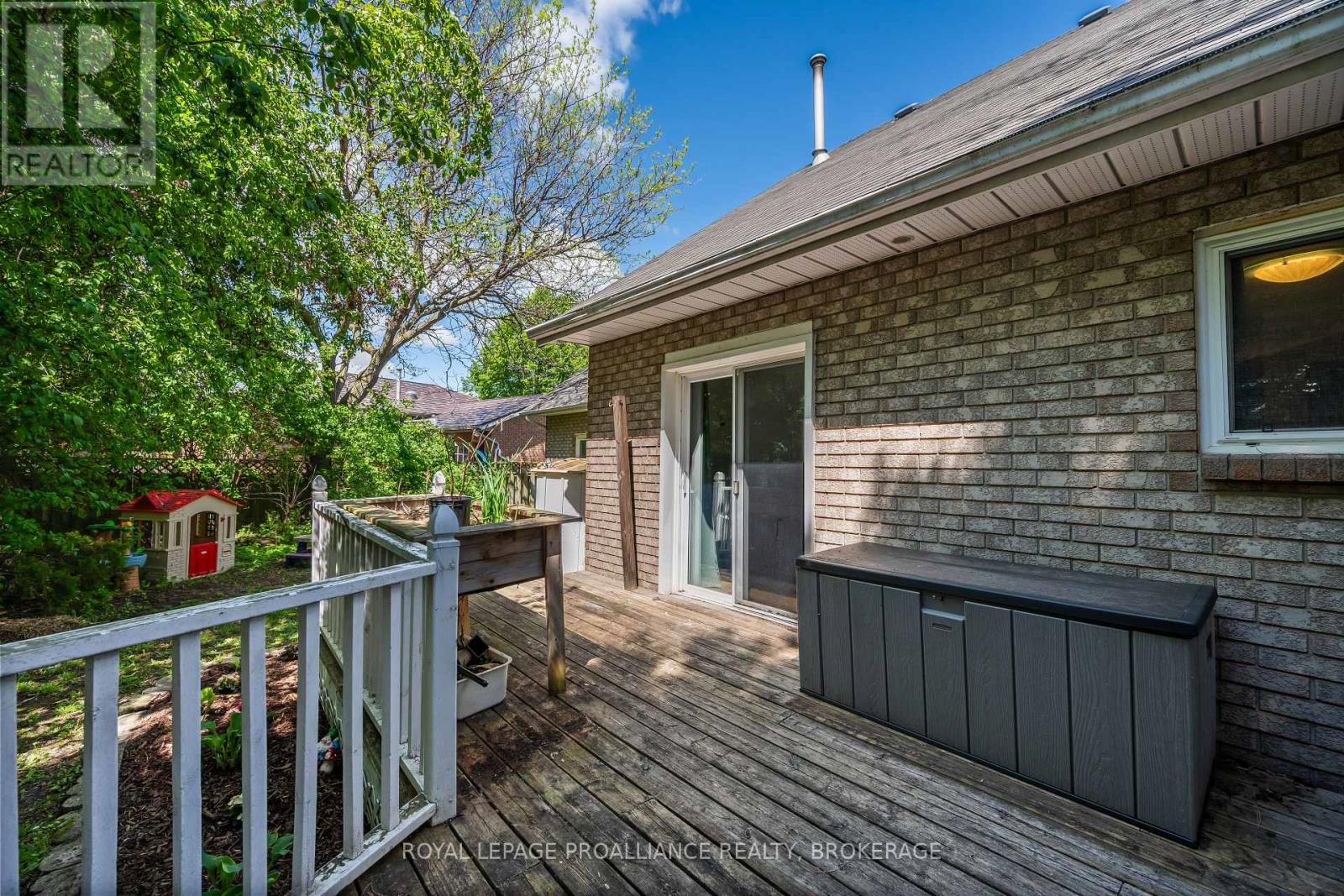151 GREENLEES DRIVE - 38