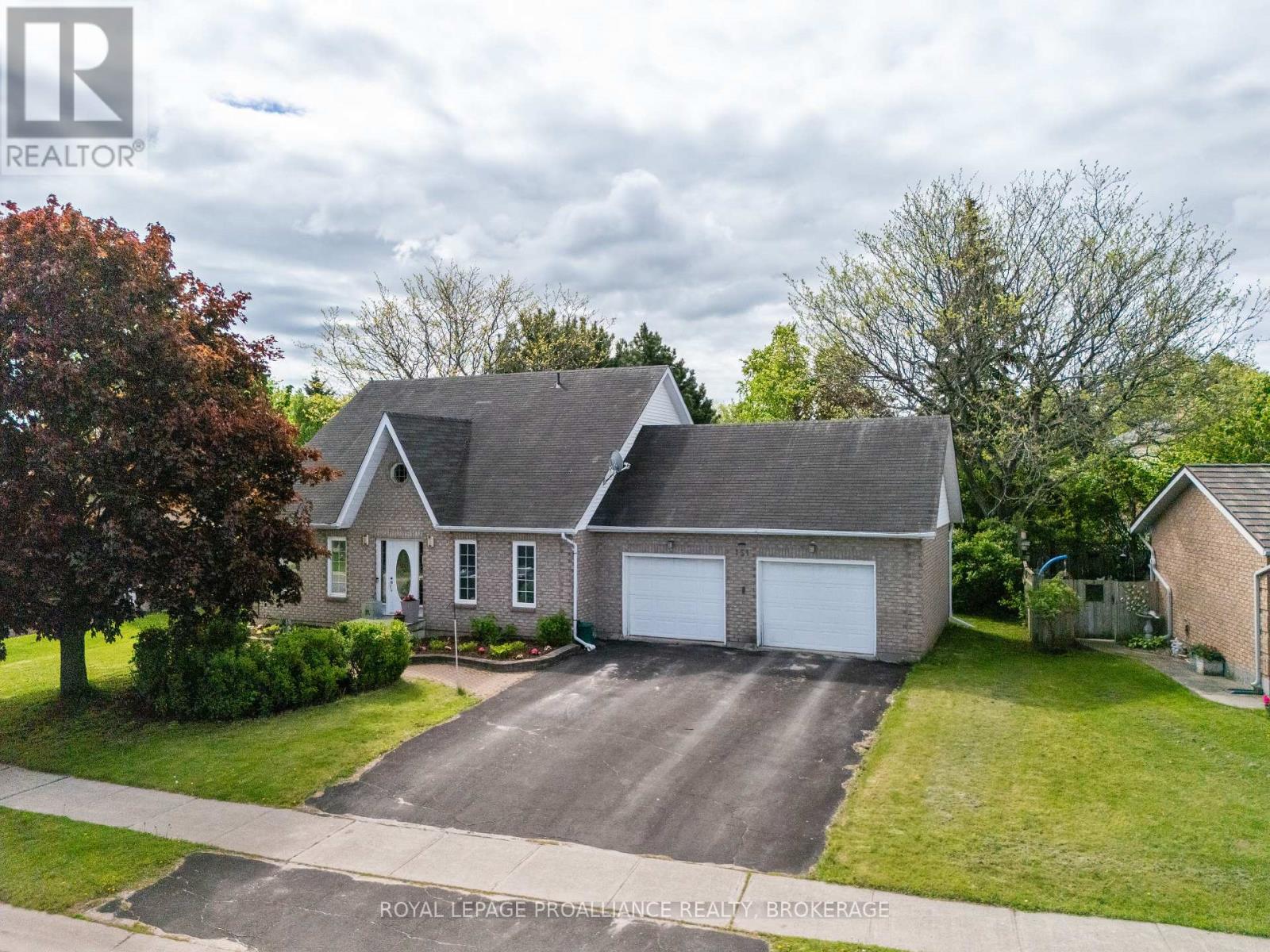151 GREENLEES DRIVE - 41