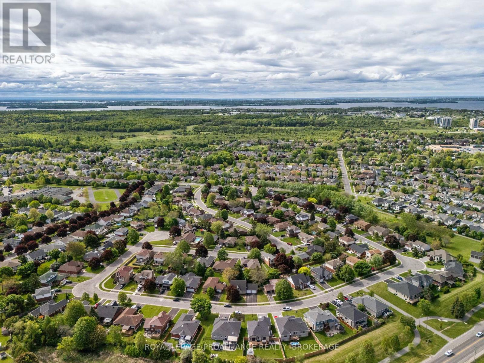 151 GREENLEES DRIVE - 44