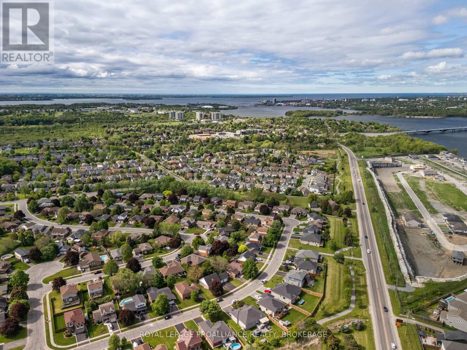 151 GREENLEES DRIVE - 45