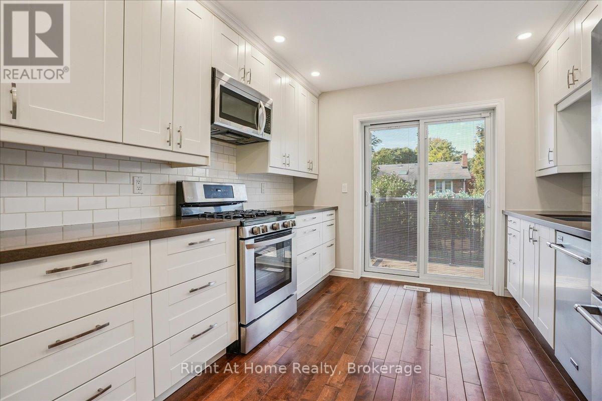 257 WALES CRESCENT - 10