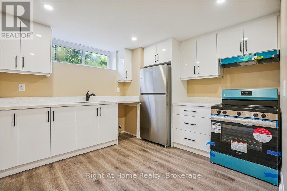 257 WALES CRESCENT - 24