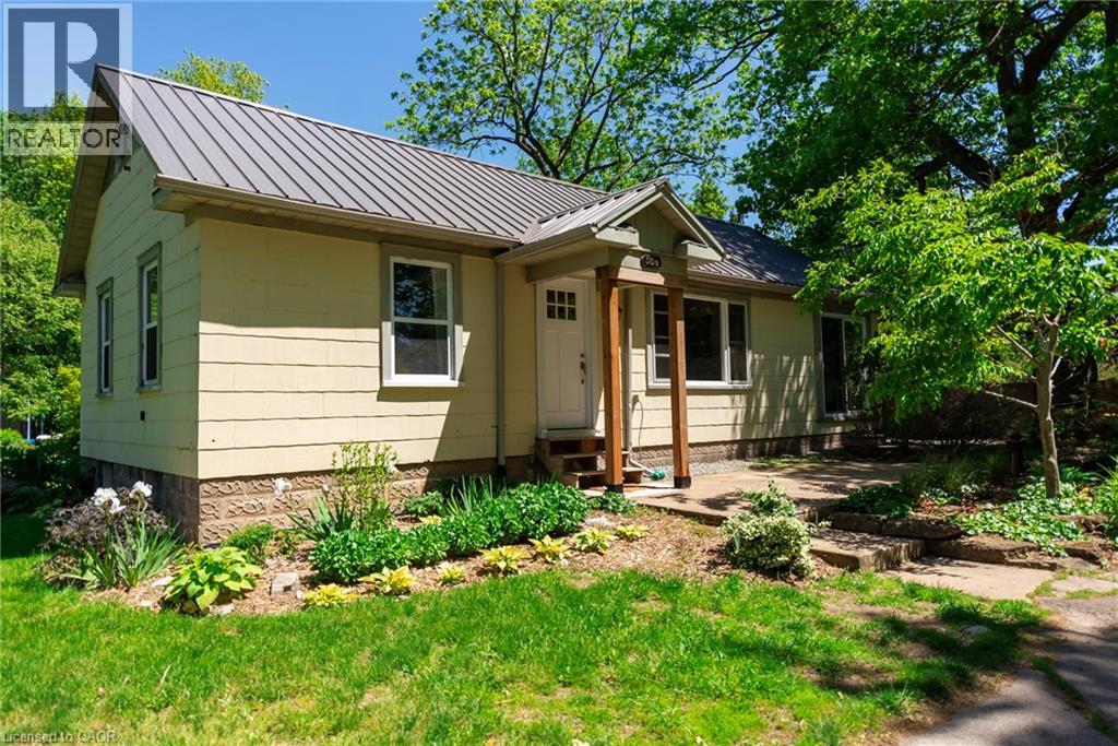 508 PROSPECT POINT Road N - 1