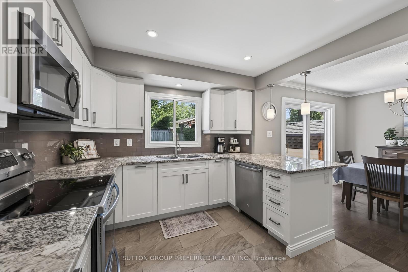 647 GLENGYLE CRESCENT - 10