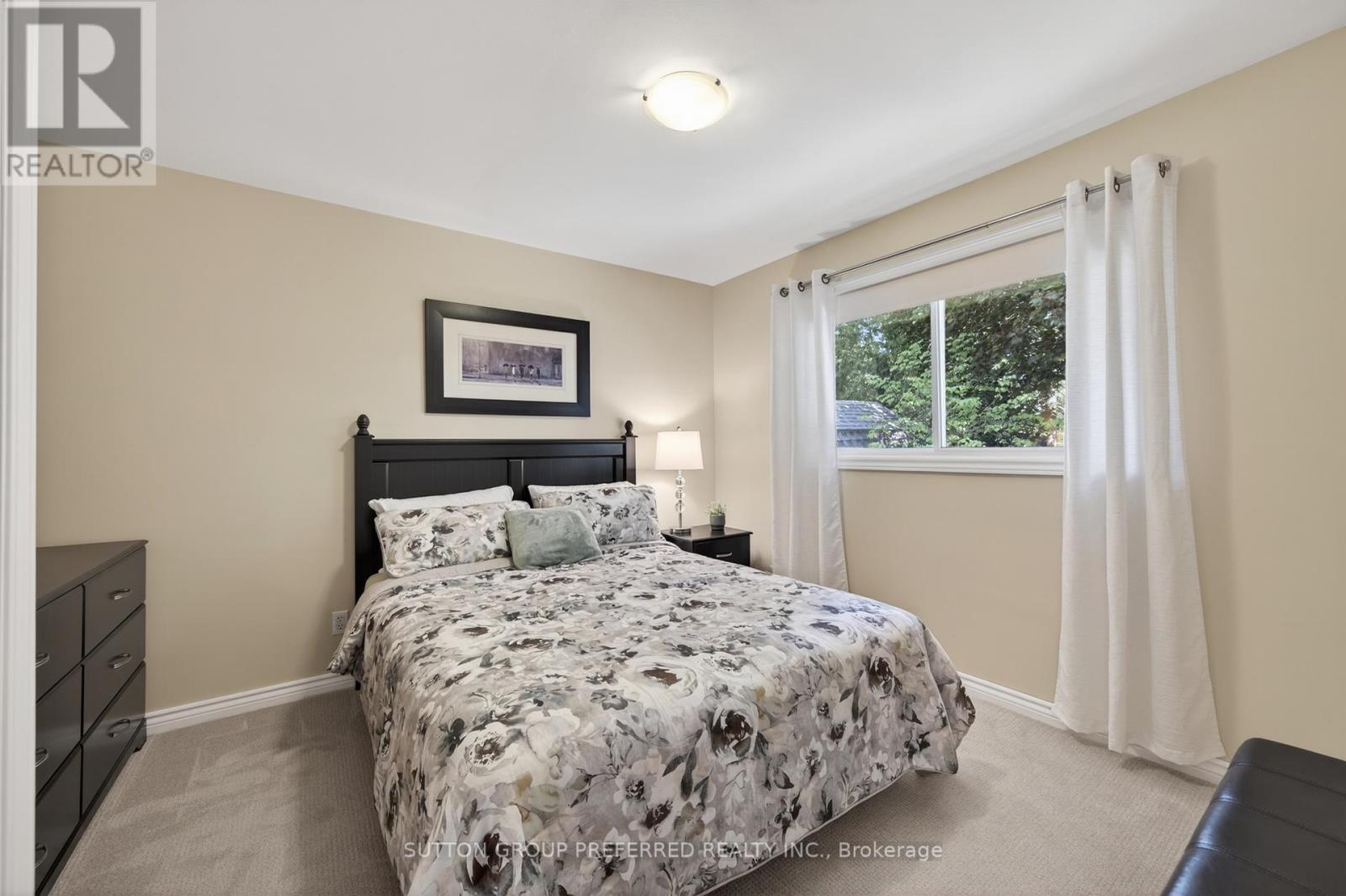 647 GLENGYLE CRESCENT - 17
