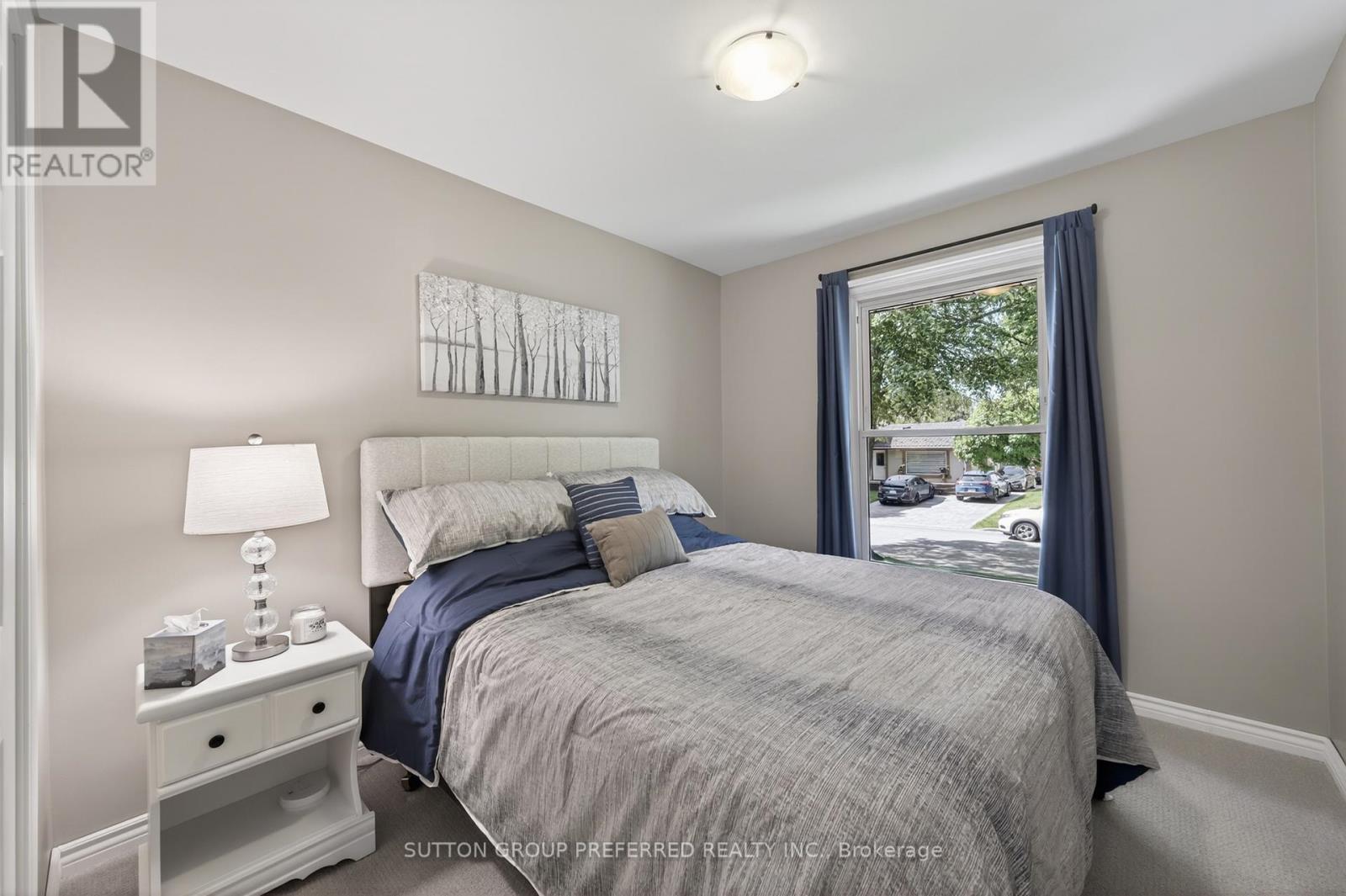 647 GLENGYLE CRESCENT - 19