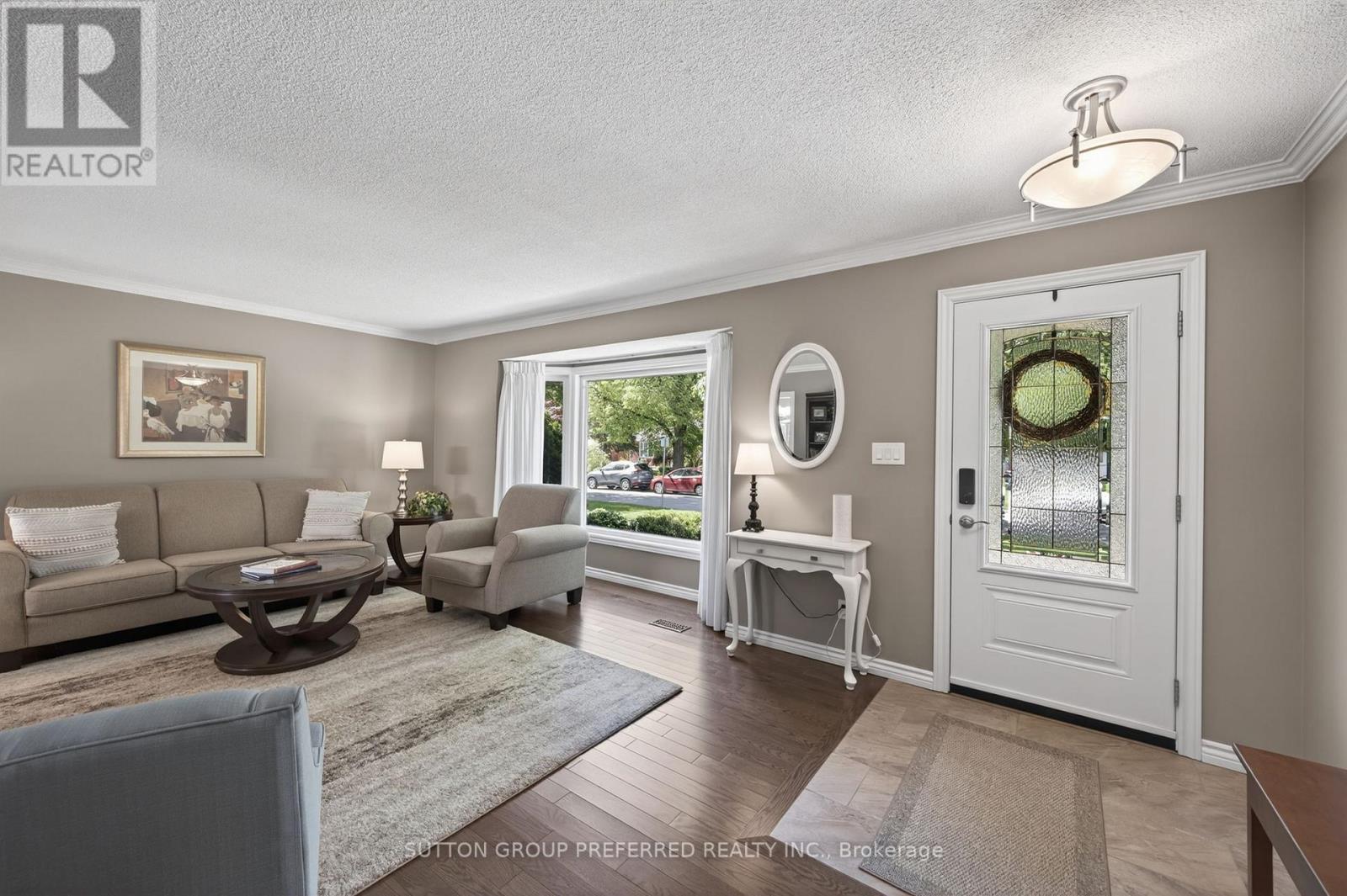 647 GLENGYLE CRESCENT - 5