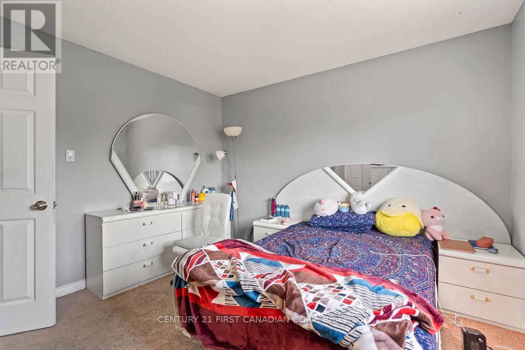 106 PINE VALLEY DRIVE W - 35