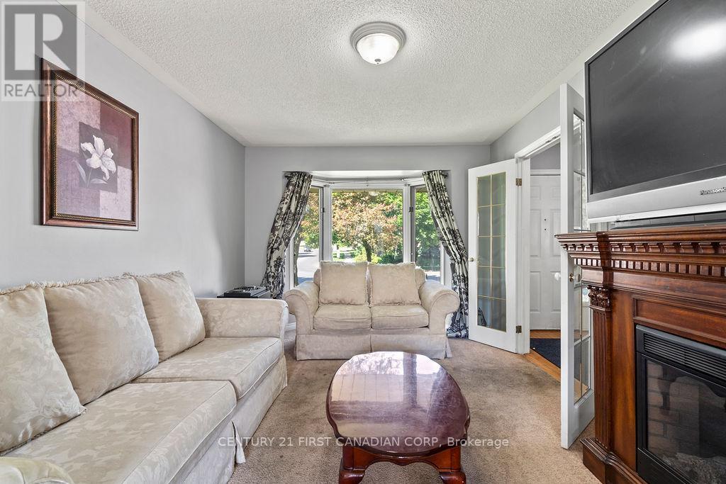 106 PINE VALLEY DRIVE W - 9