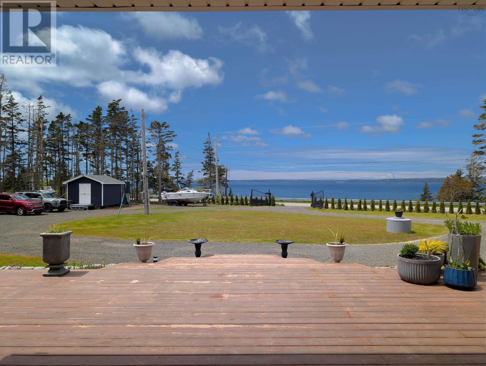 684 Riverside Road - 13