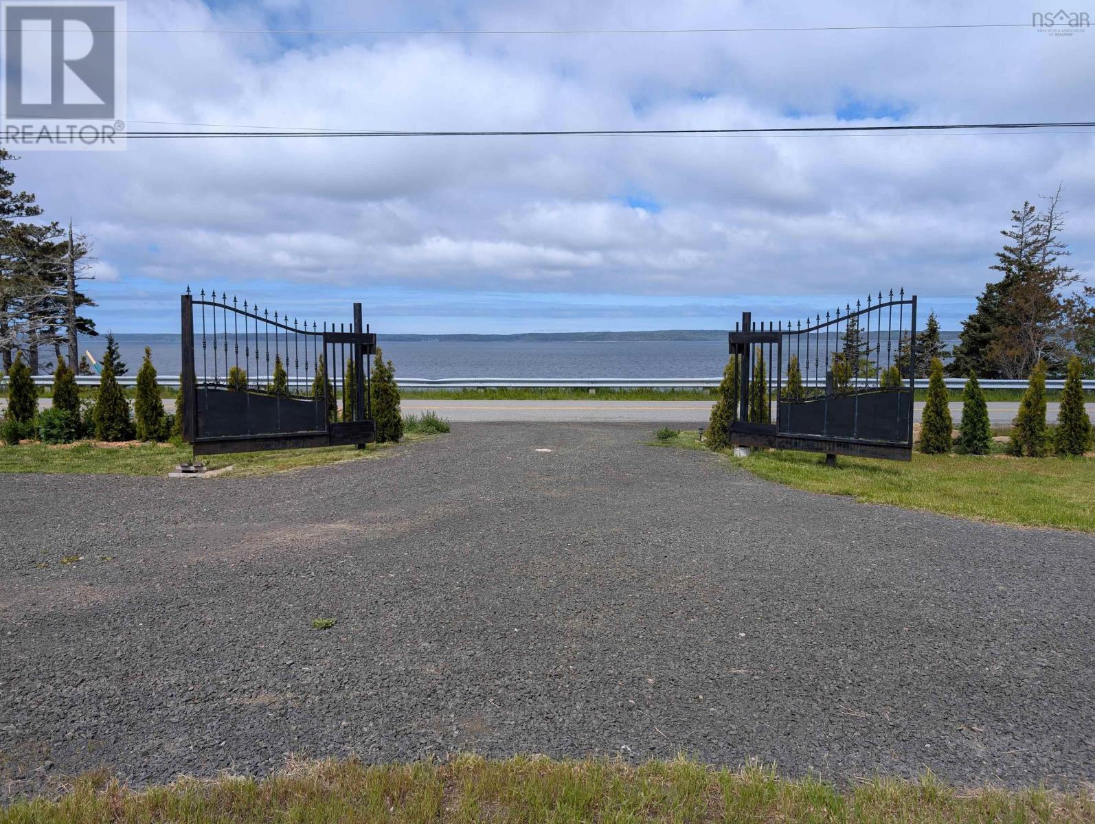 684 Riverside Road - 6