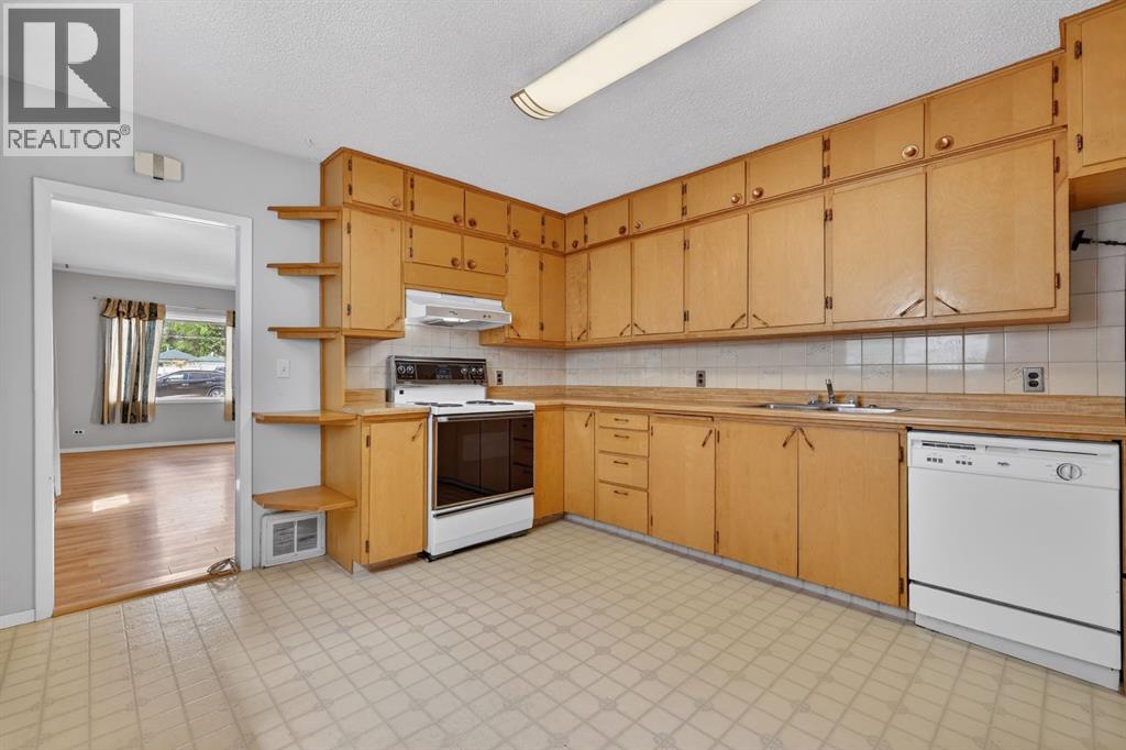 480 5 Street E — photo 15