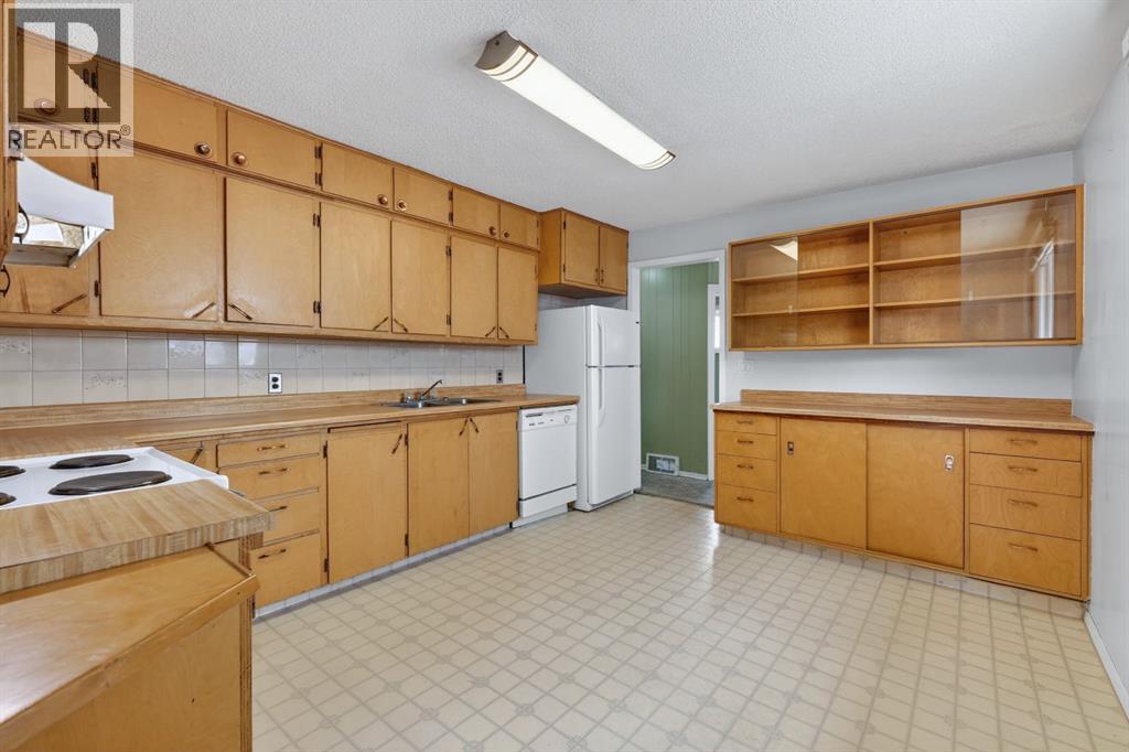 480 5 Street E — photo 12