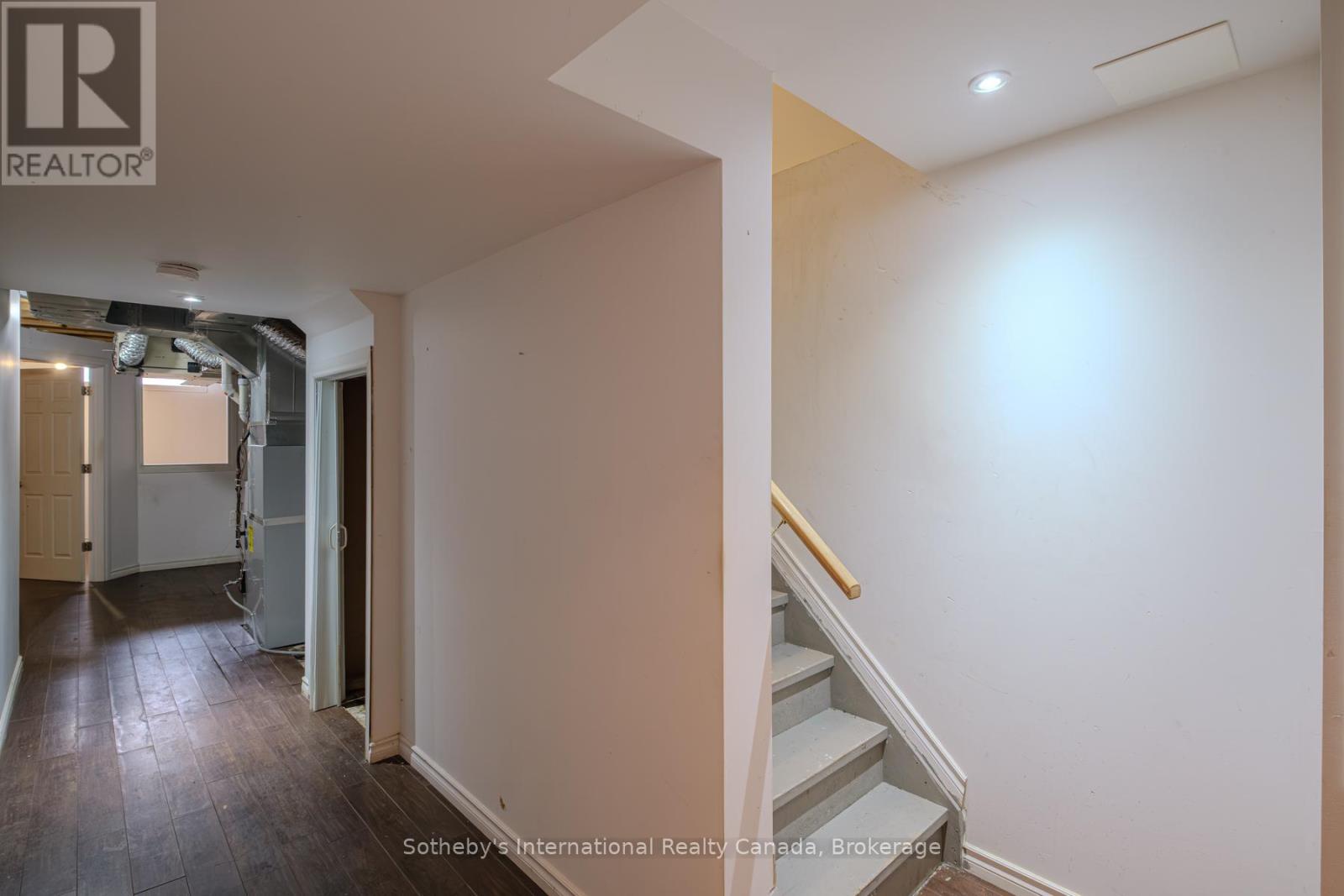 17 DWYER COURT - 19
