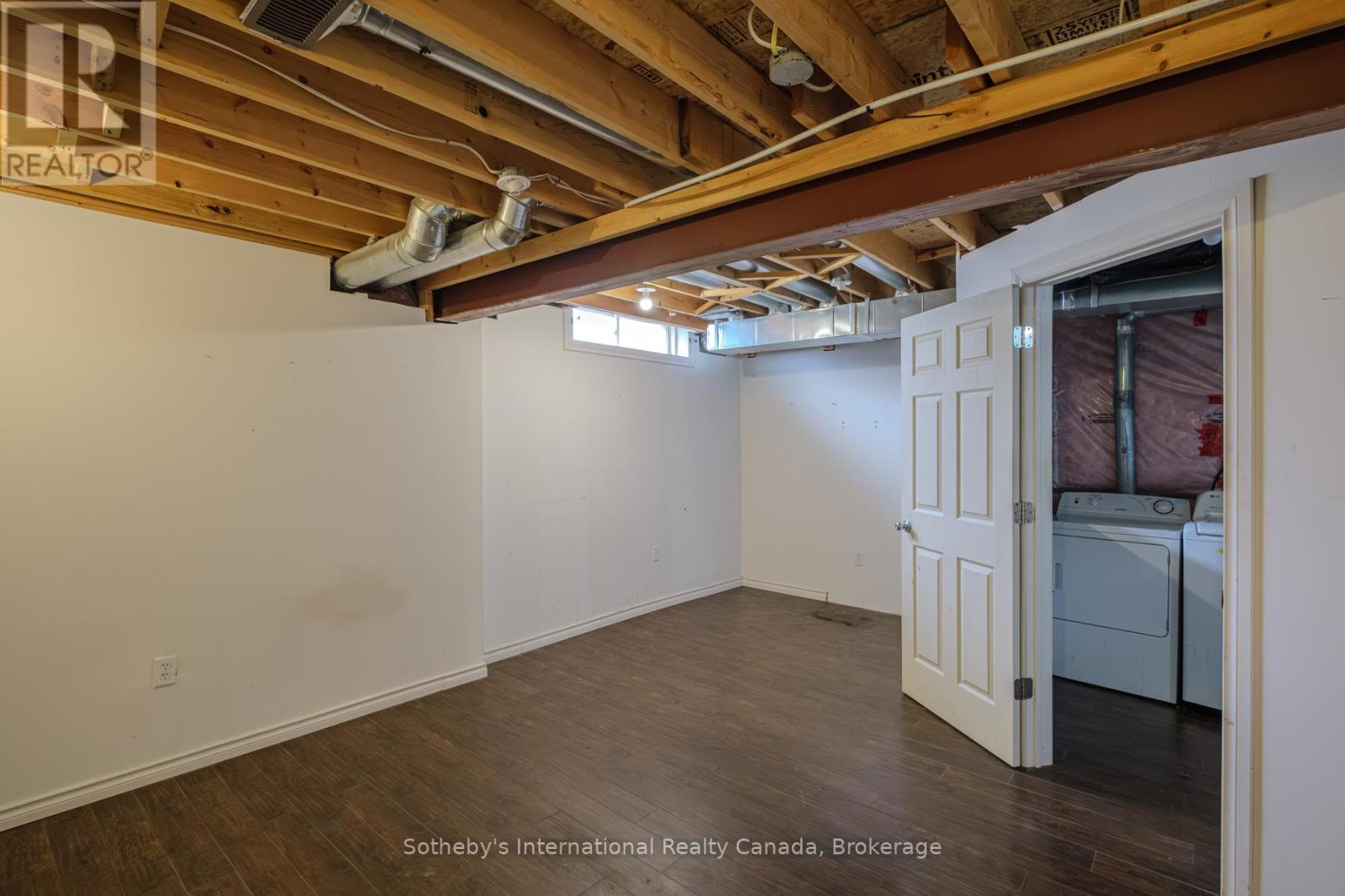 17 DWYER COURT - 21