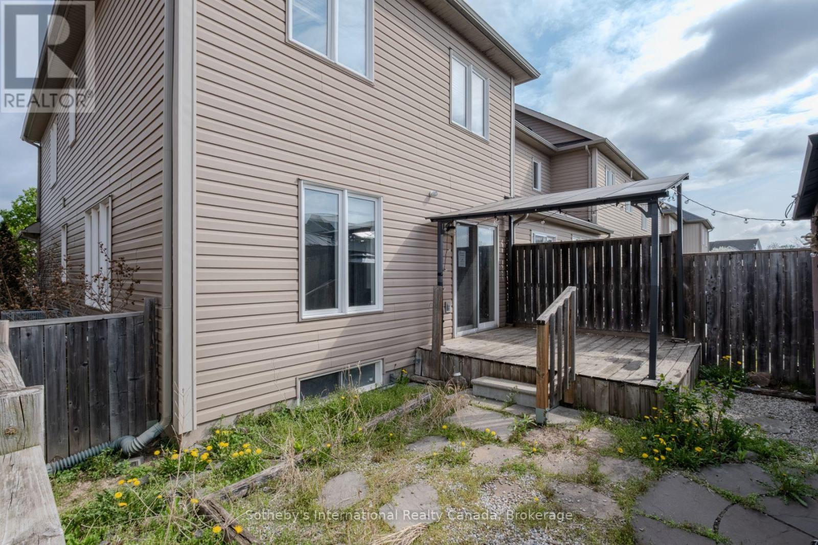 17 DWYER COURT - 23