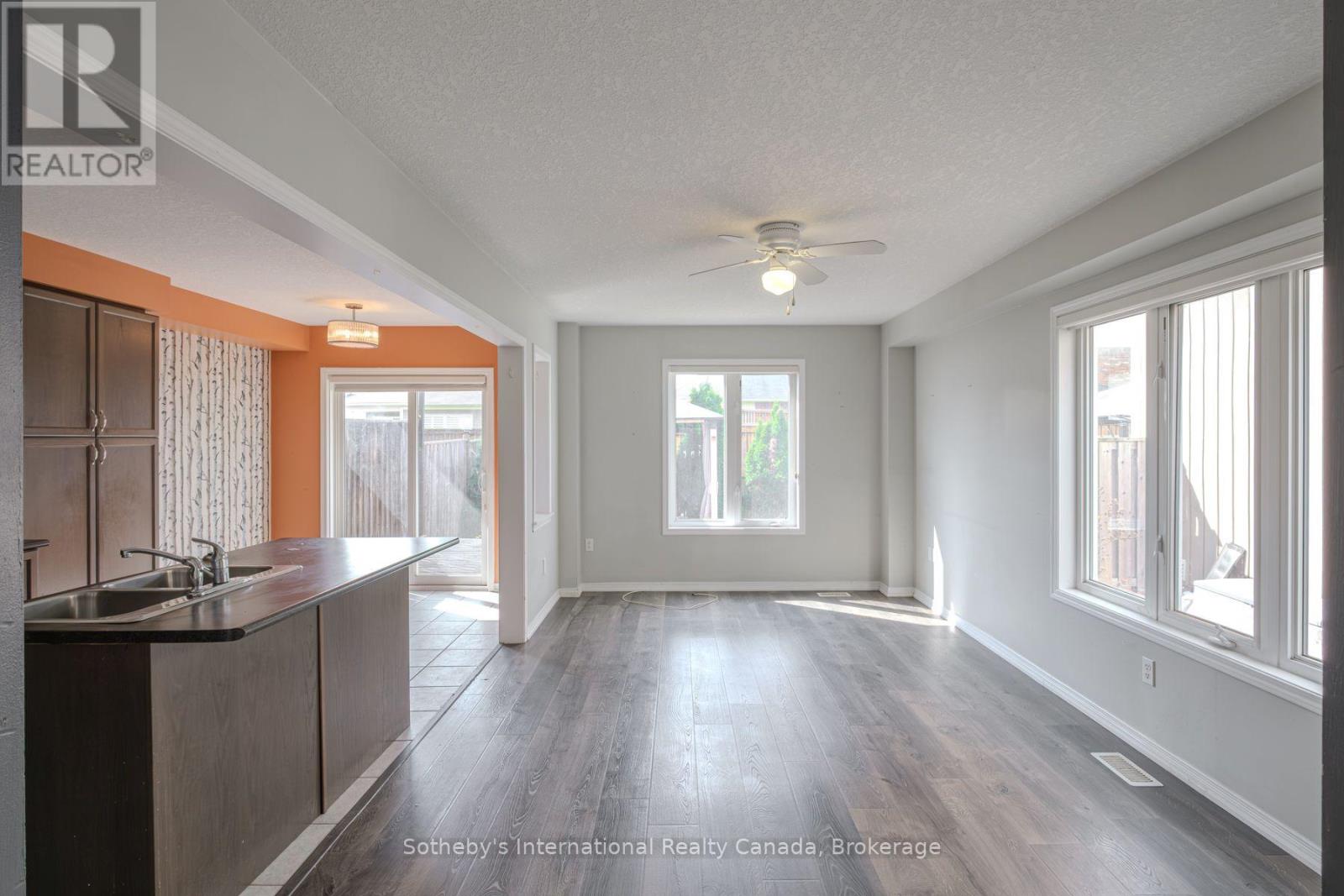 17 DWYER COURT - 6