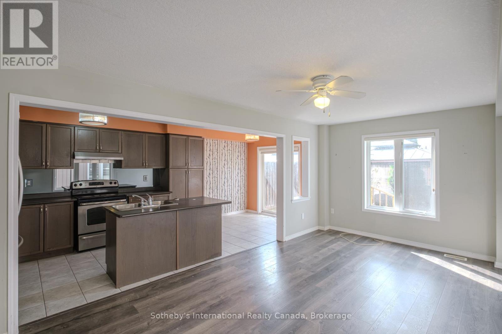 17 DWYER COURT - 7
