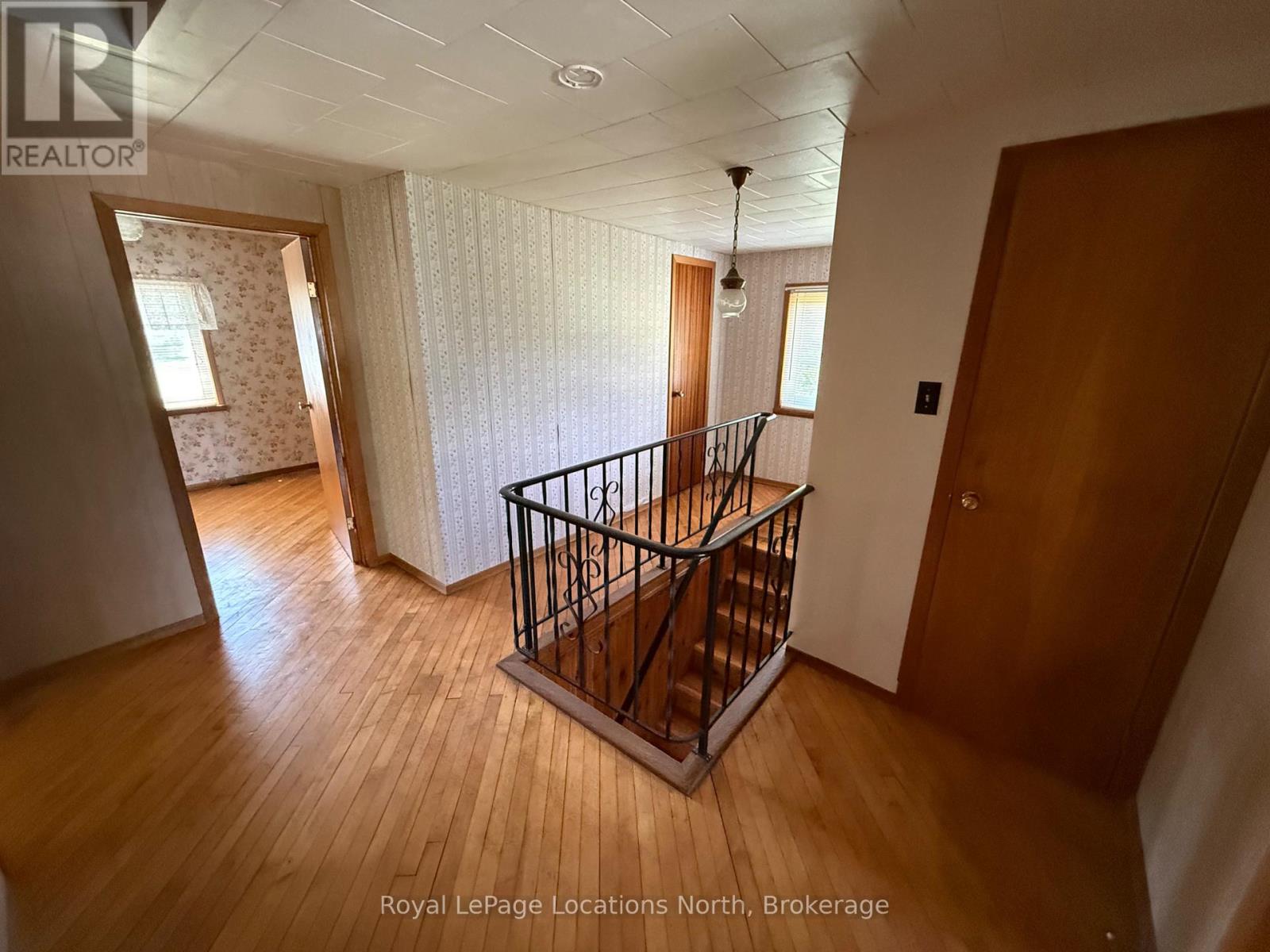 386 SYKES STREET S - 17