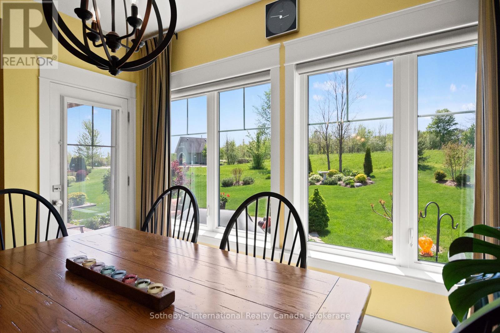 208 SNOWBERRY LANE - 10