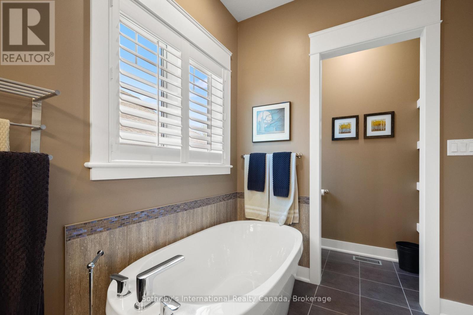 208 SNOWBERRY LANE - 20