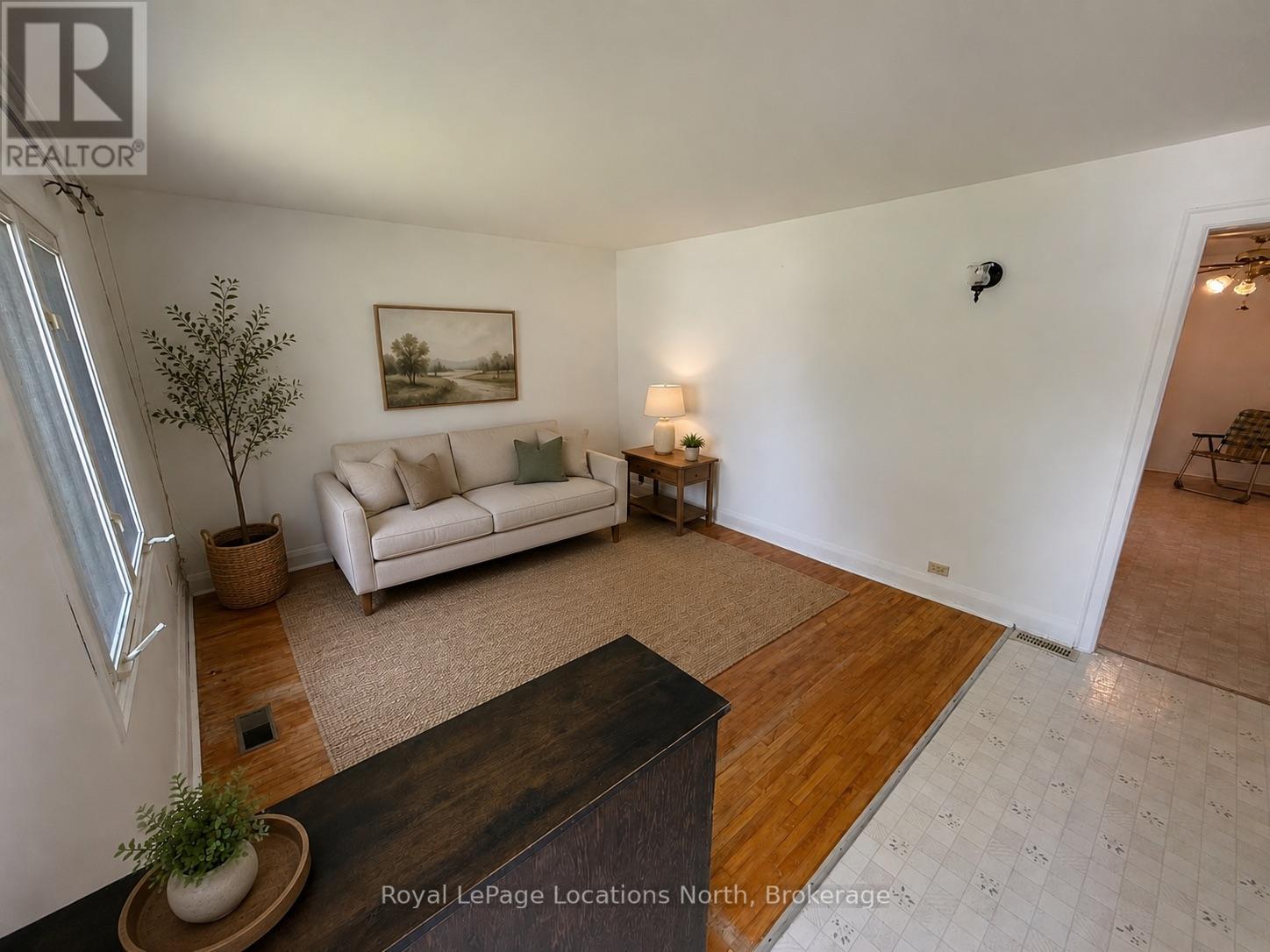 386 SYKES STREET S - 4