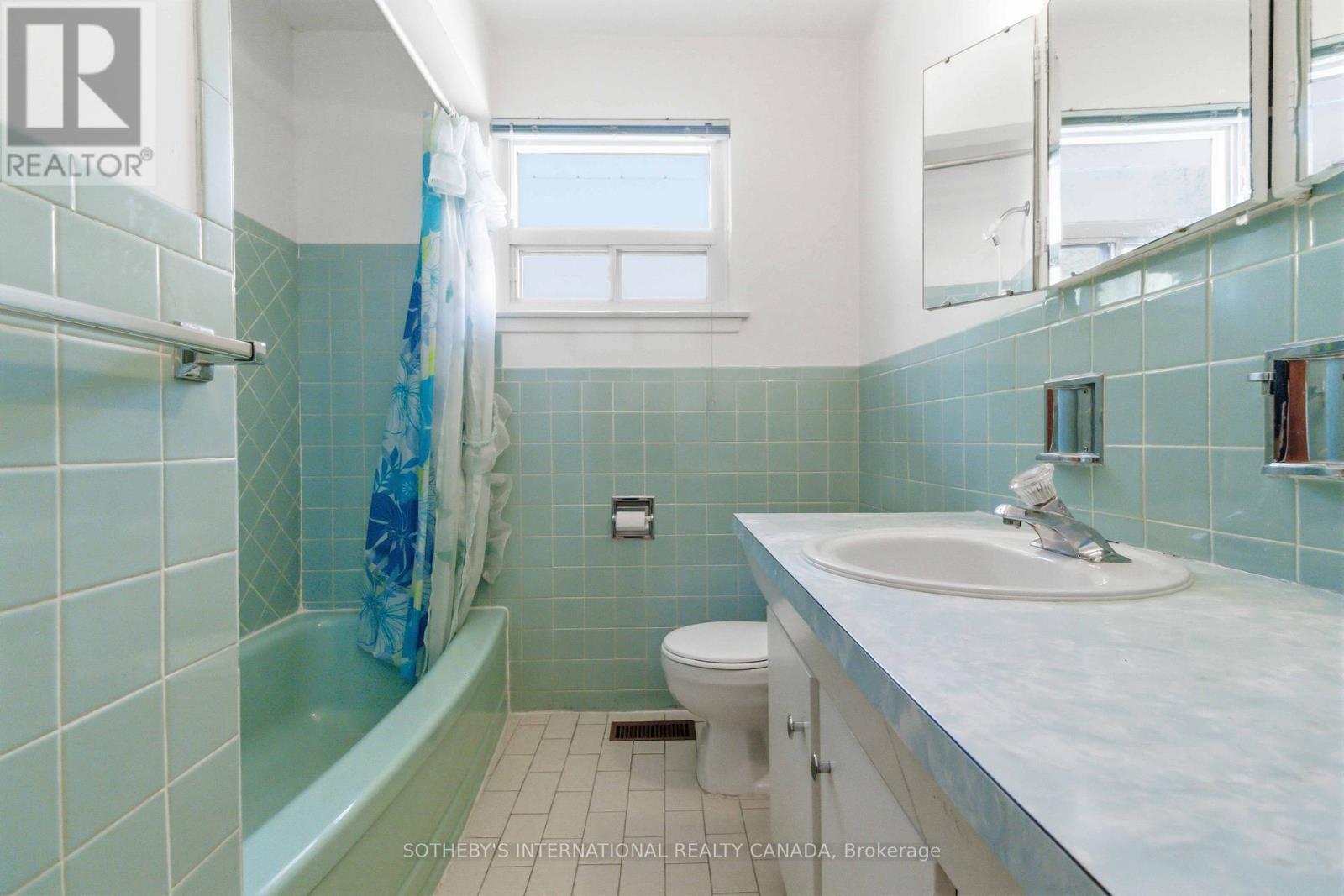 11 PAGODA PLACE - 12