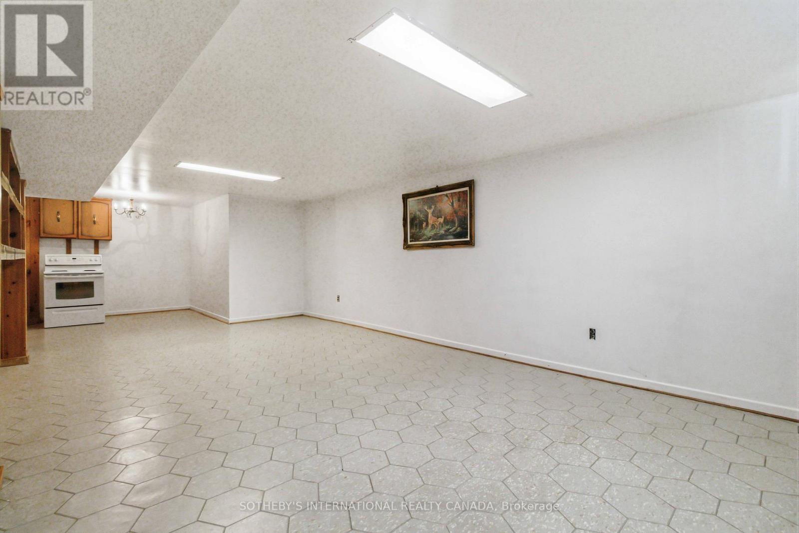 11 PAGODA PLACE - 15