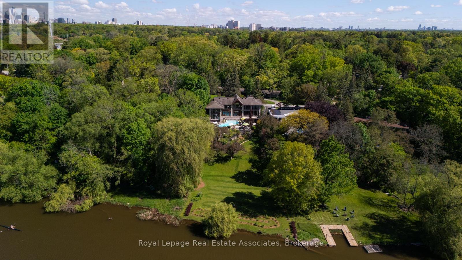 1510 PINETREE CRESCENT - 1