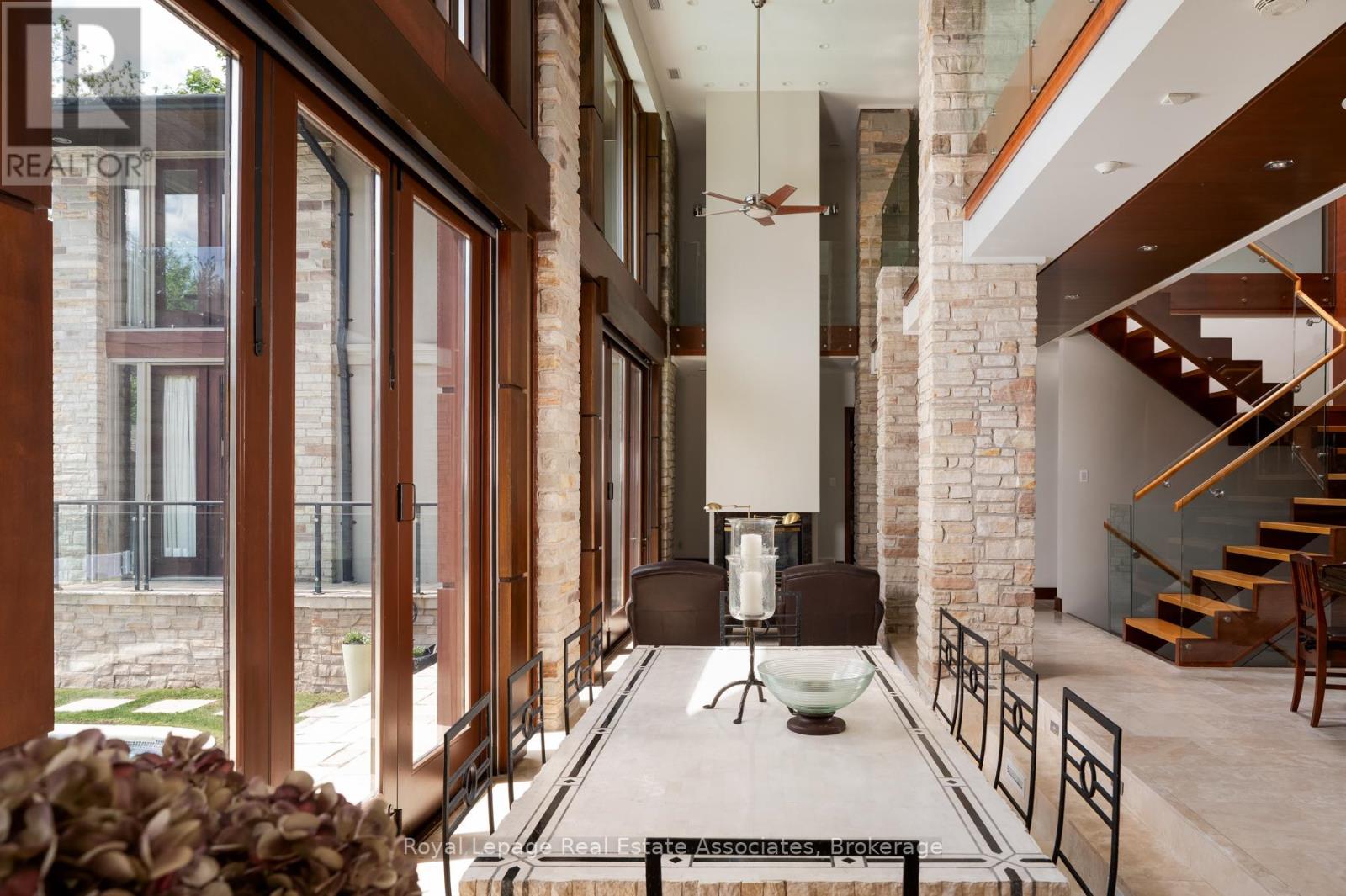 1510 PINETREE CRESCENT - 14