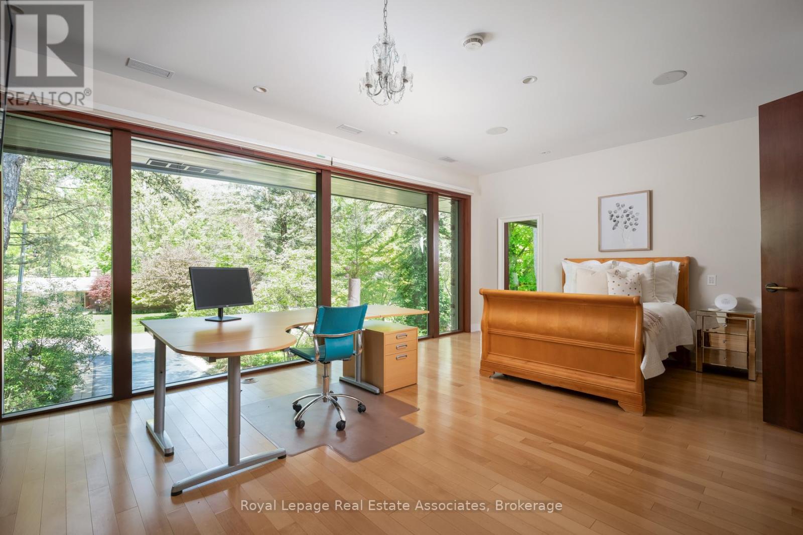 1510 PINETREE CRESCENT - 28