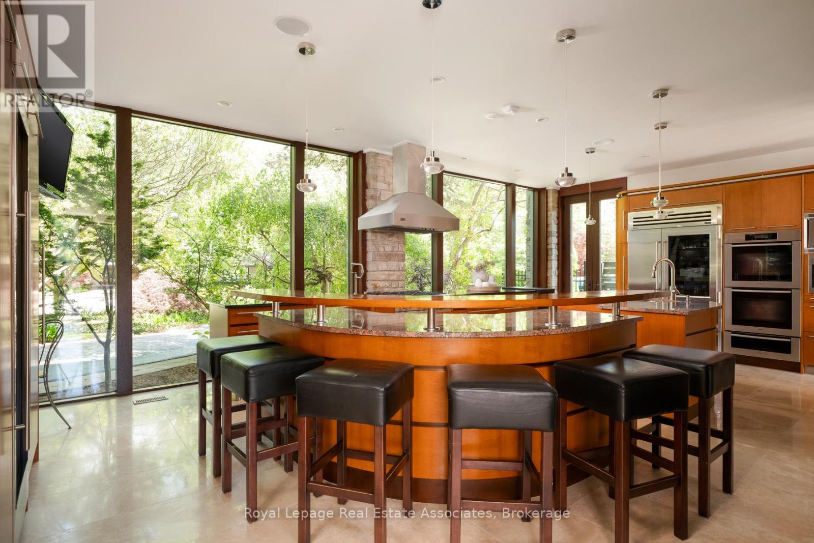 1510 PINETREE CRESCENT - 8