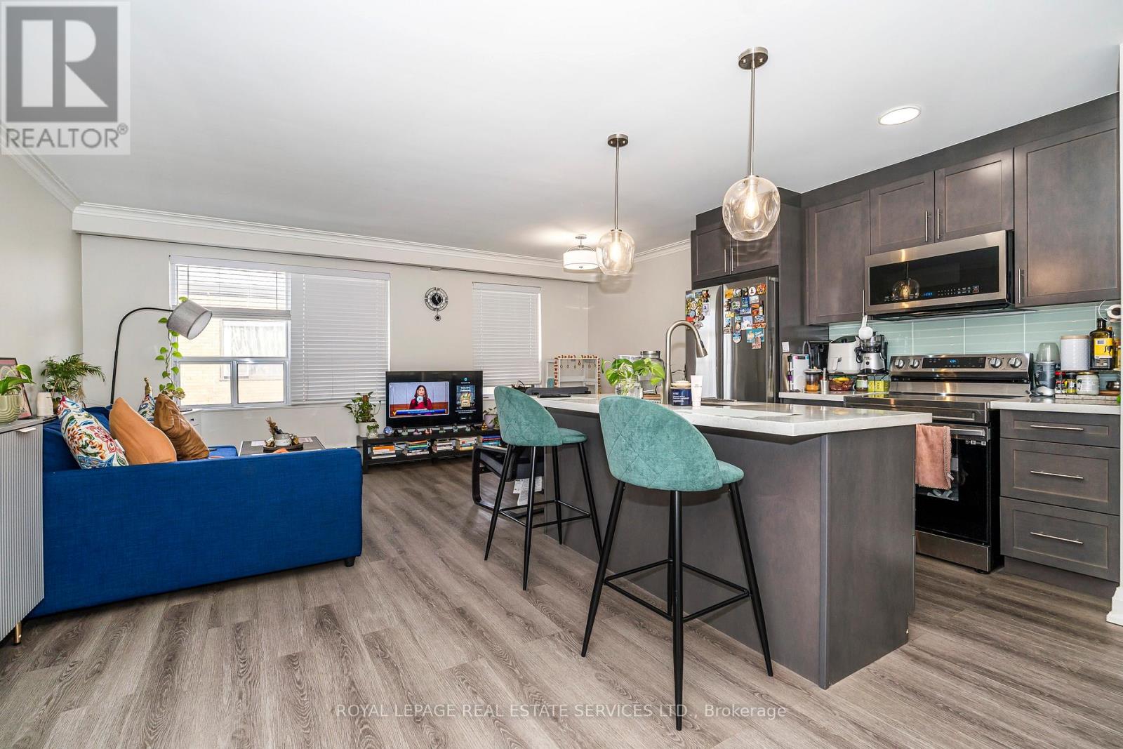 Listing photo of 9 - 2637 KEELE STREET E