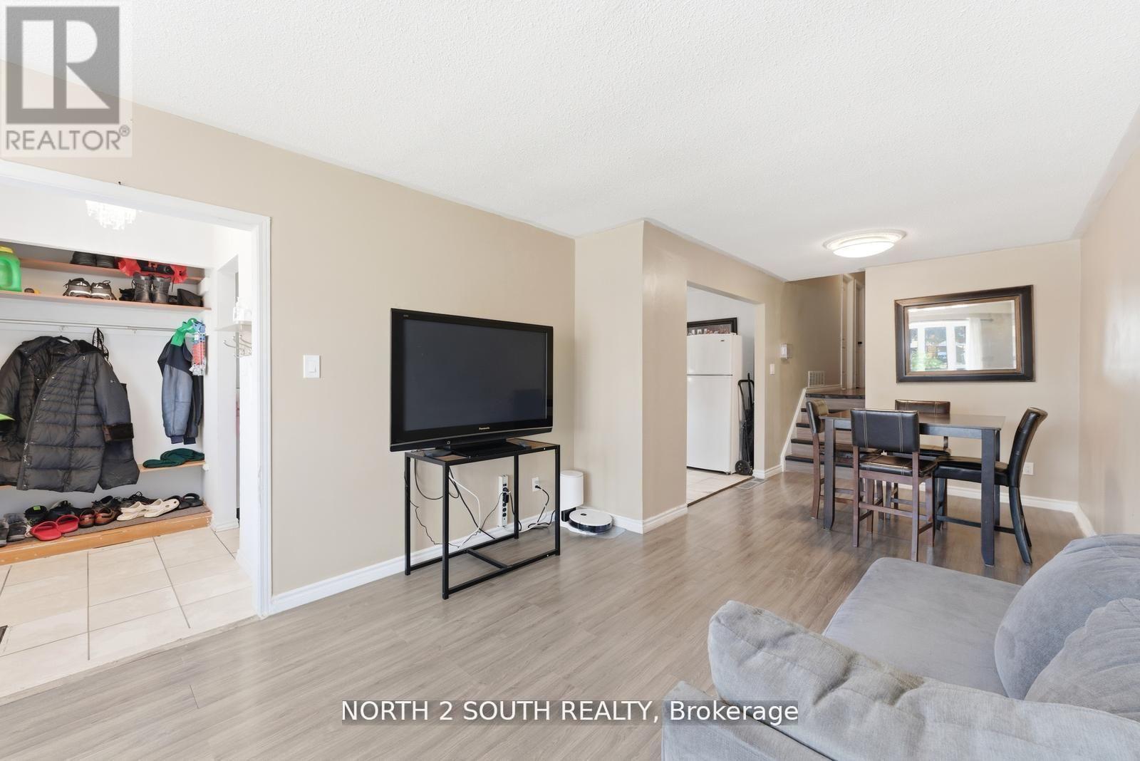 7739 PRIORY CRESCENT - 17