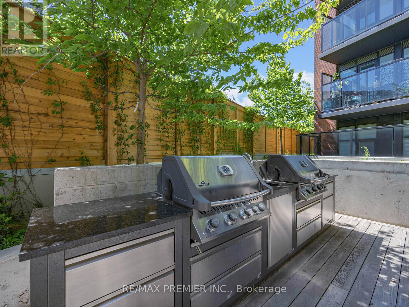 #615 2300 ST CLAIR AVENUE W - 28