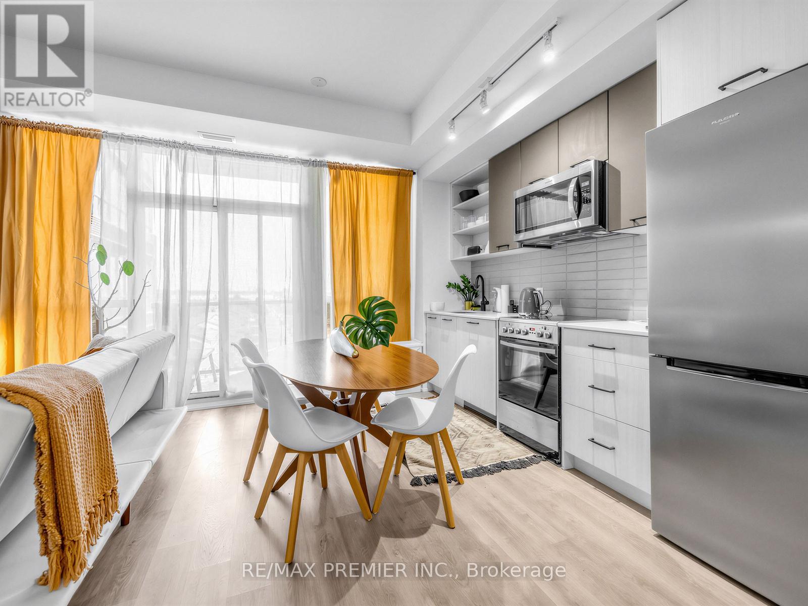 #615 2300 ST CLAIR AVENUE W - 9