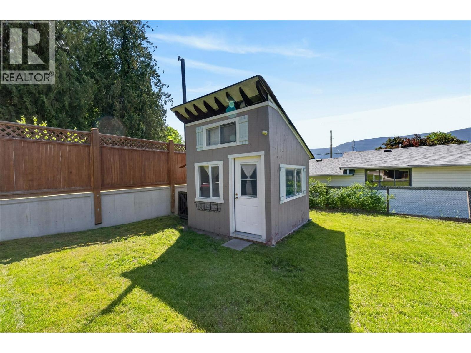 691 3 Street, Salmon Arm