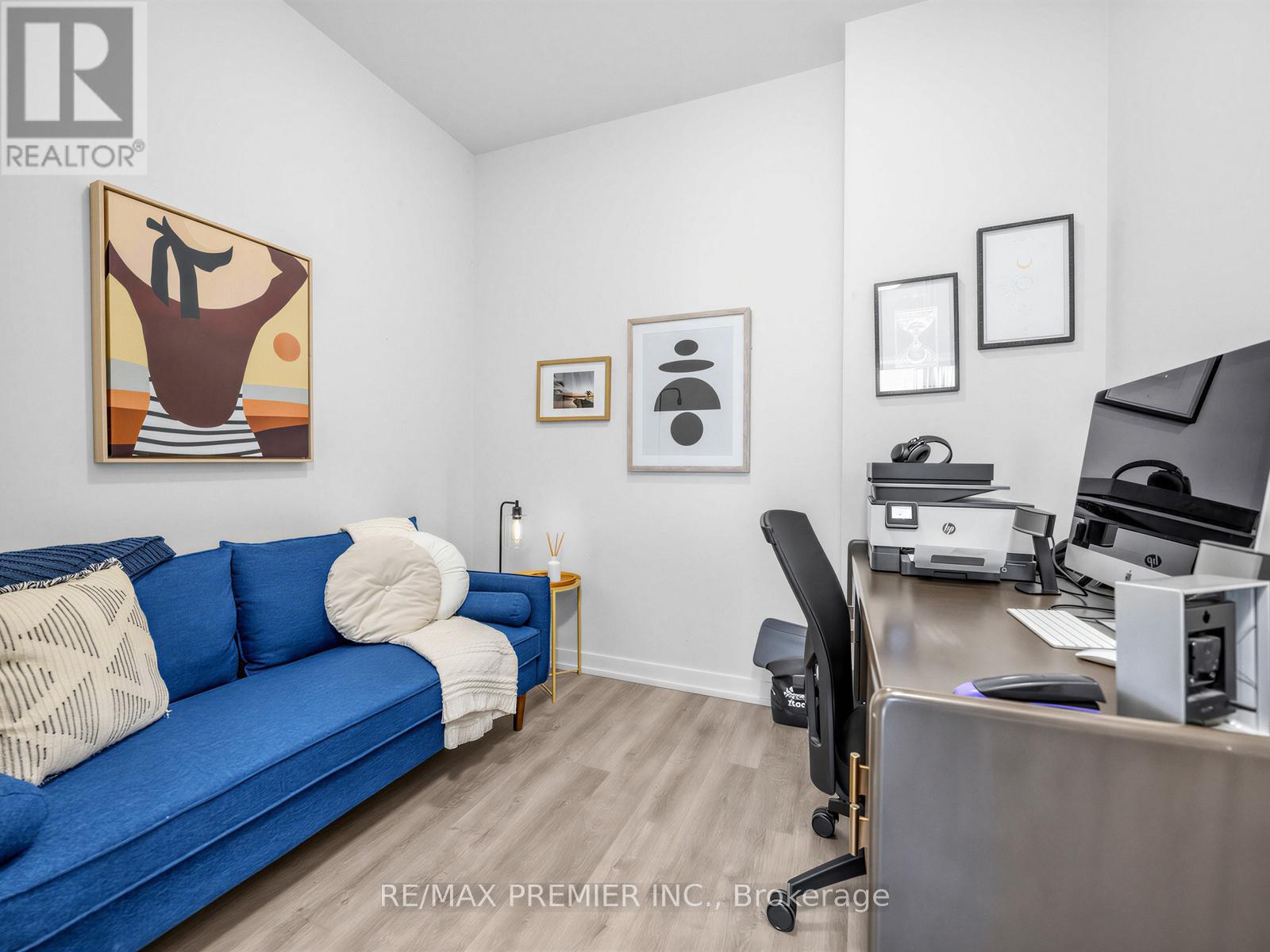 #615 2300 ST CLAIR AVENUE W - 16