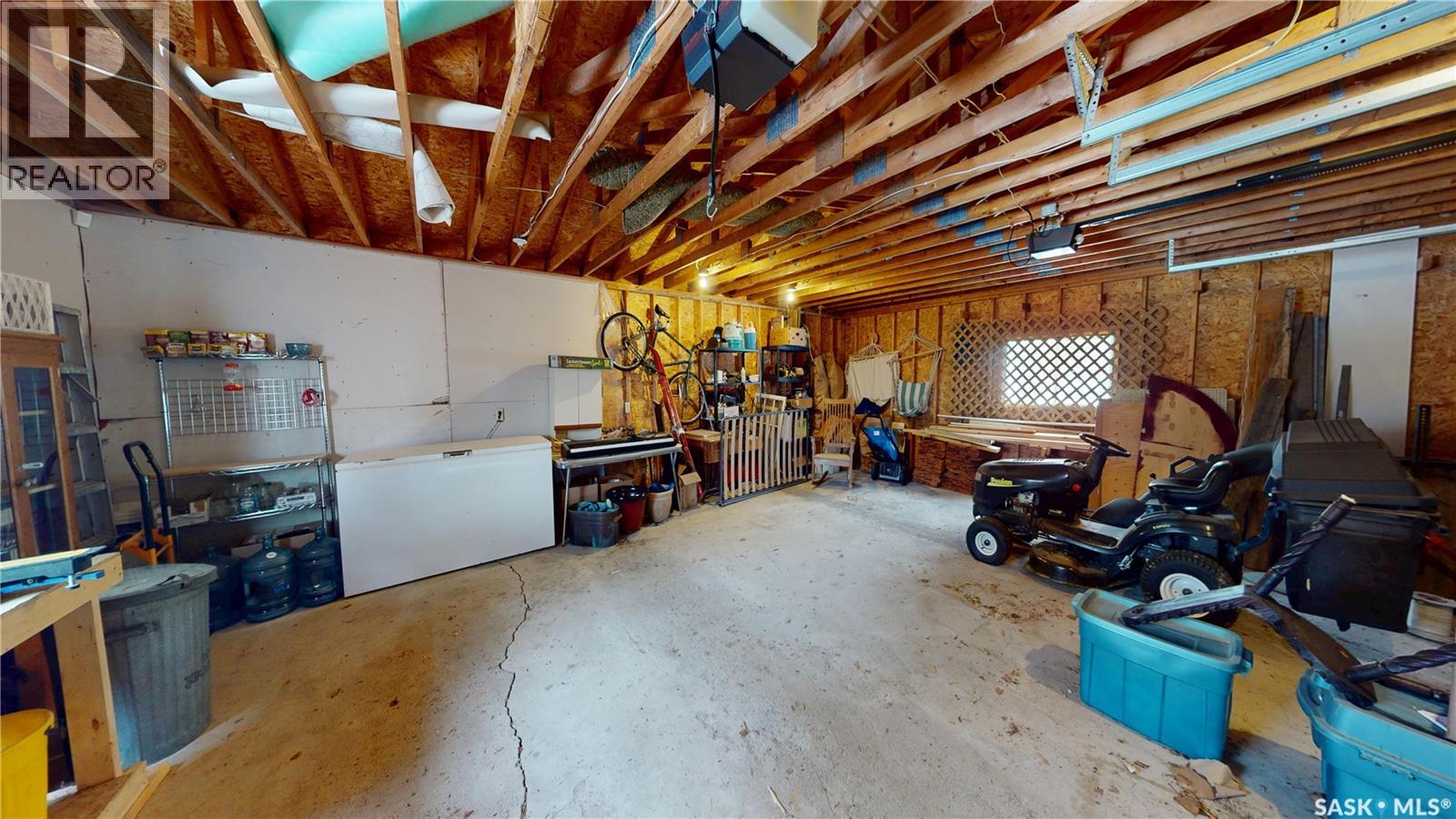 107 3rd AVENUE E - 31