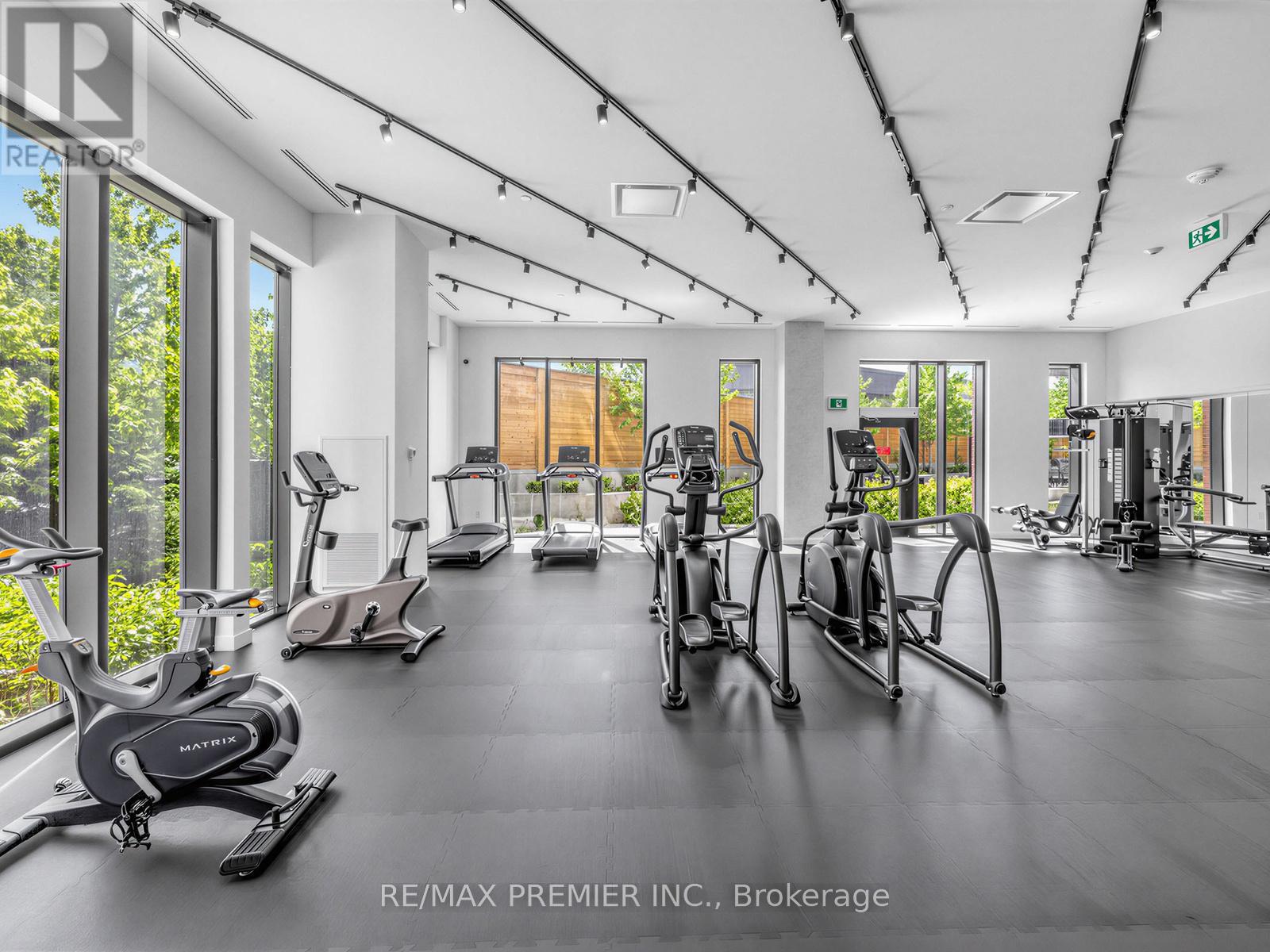 #615 2300 ST CLAIR AVENUE W - 21
