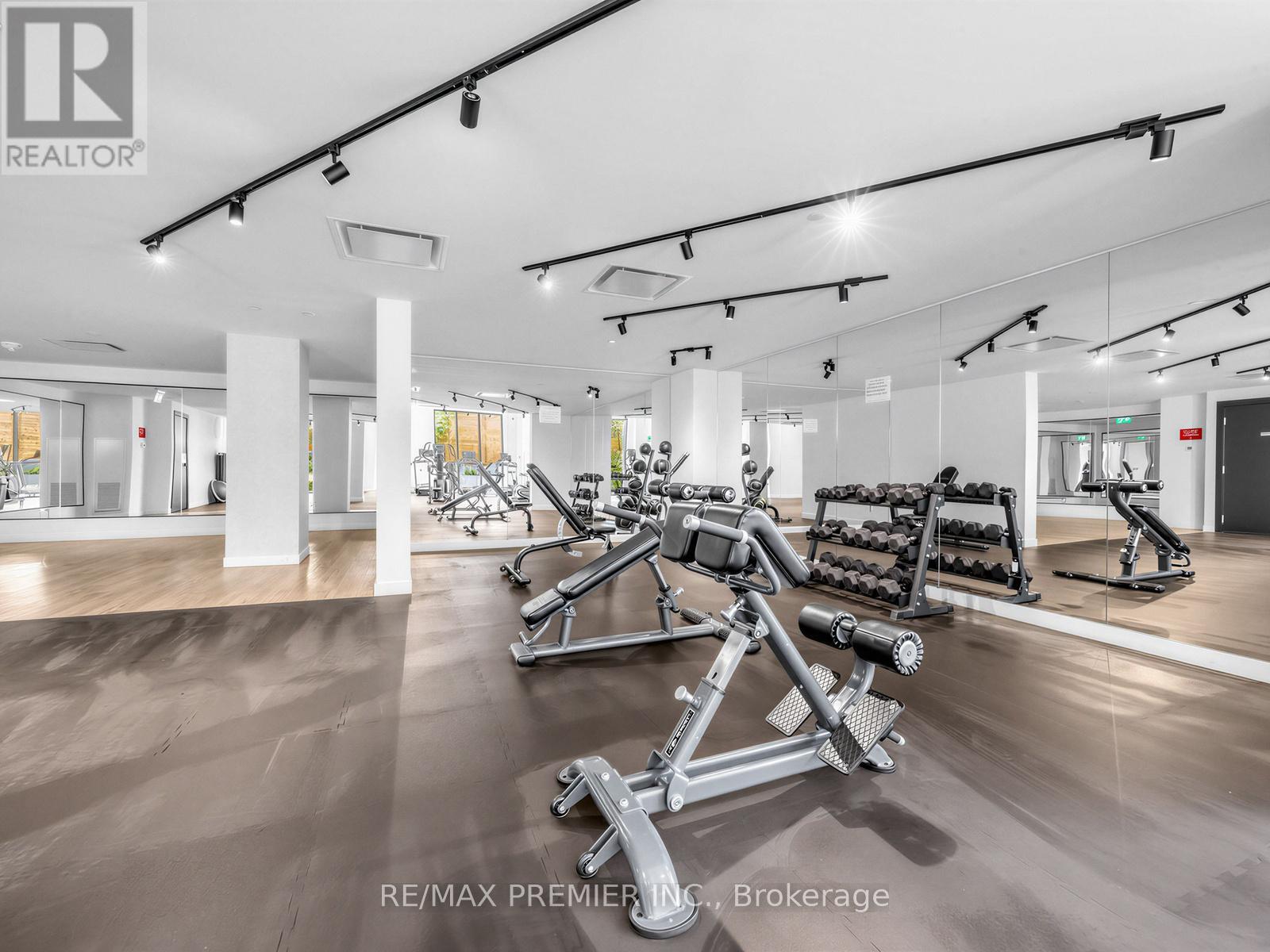 #615 2300 ST CLAIR AVENUE W - 22