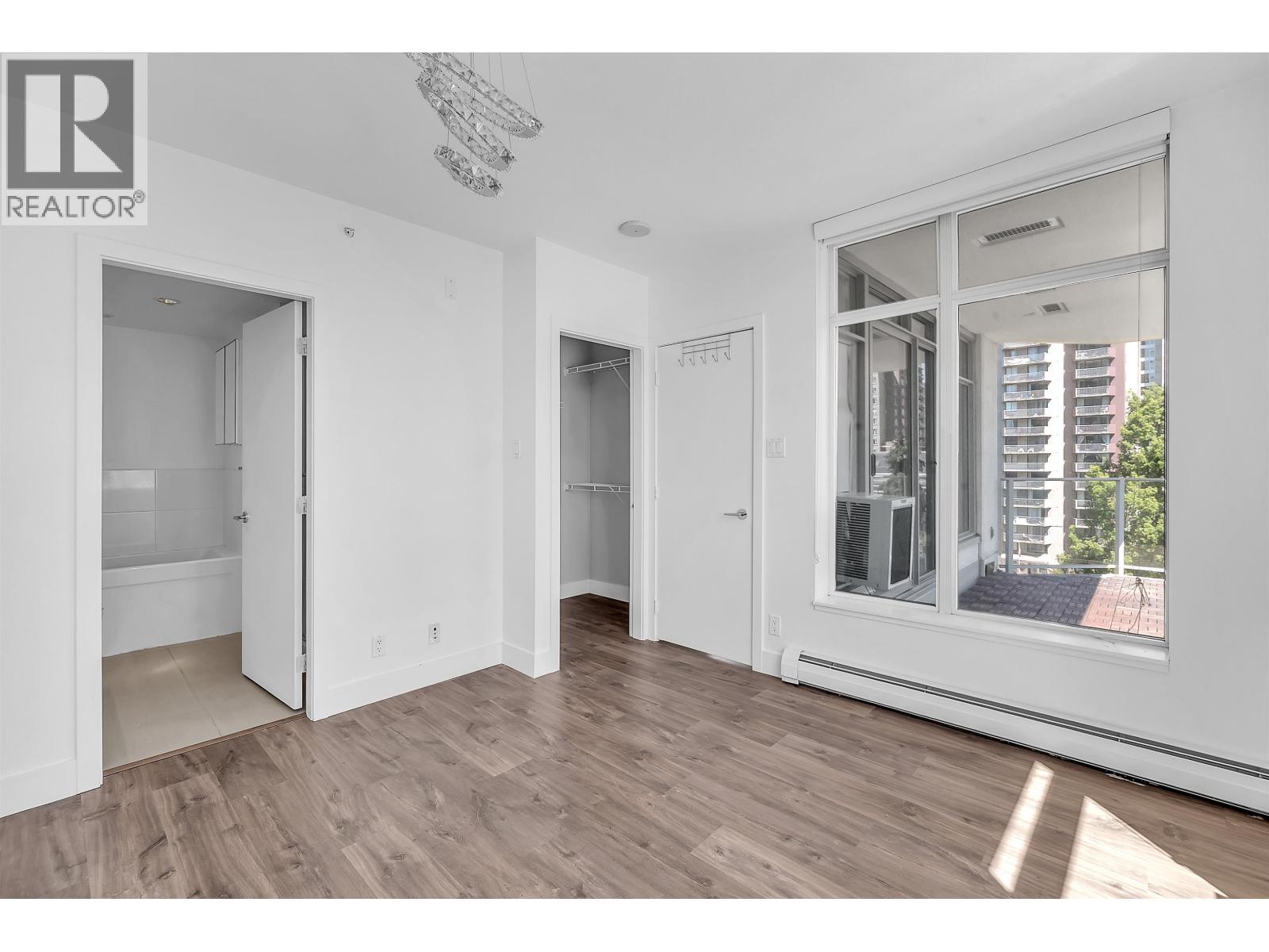 802 158 W 13TH STREET, North Vancouver