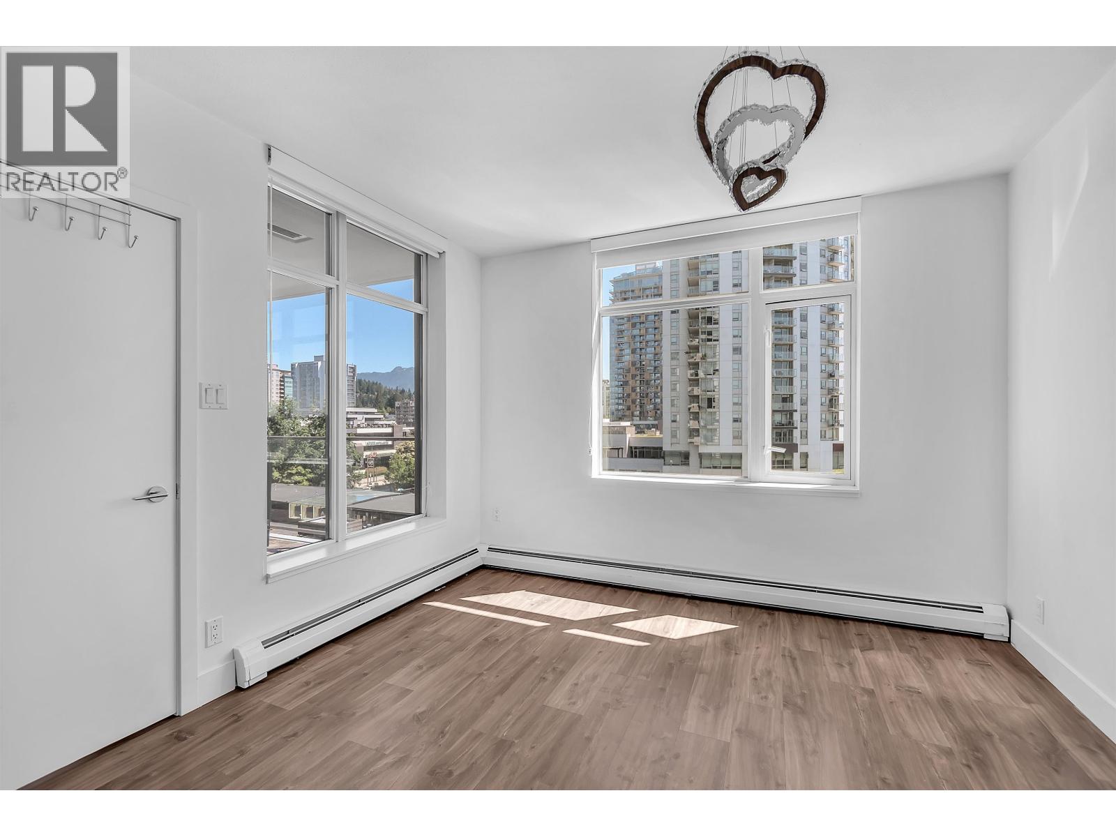 802 158 W 13TH STREET, North Vancouver