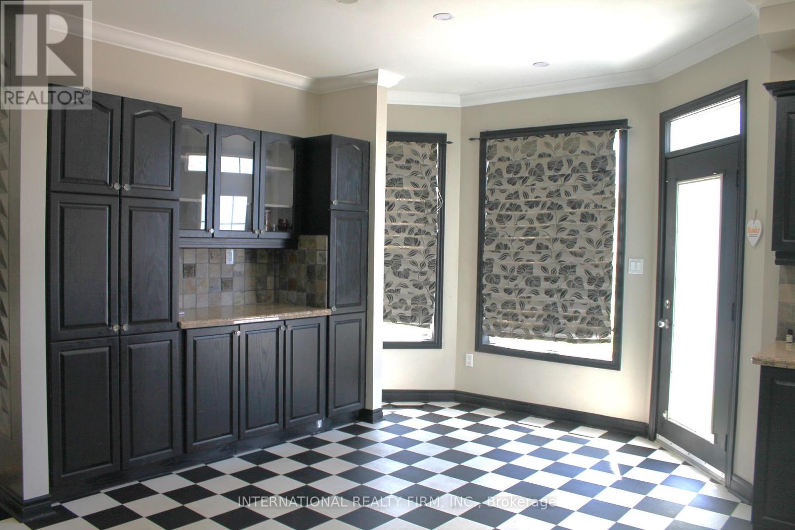 412 WRIGHT CRESCENT - 7