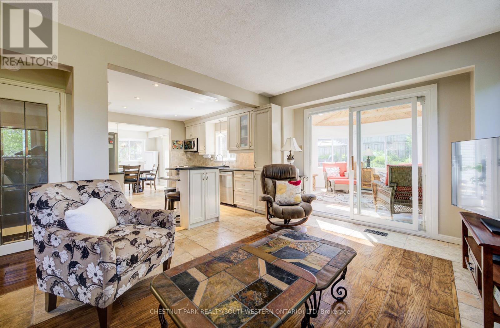 135 ROYAL ORCHARD DRIVE - 14
