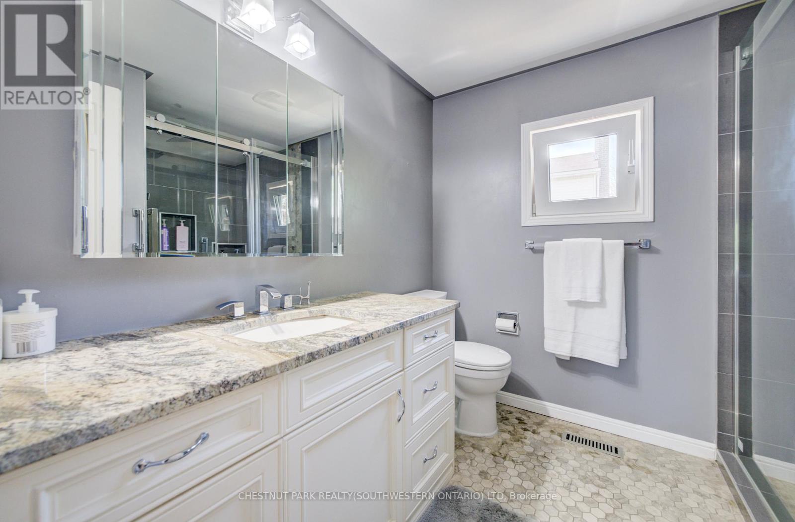 135 ROYAL ORCHARD DRIVE - 26