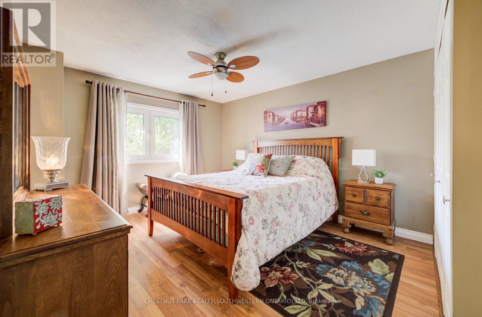 135 ROYAL ORCHARD DRIVE - 33