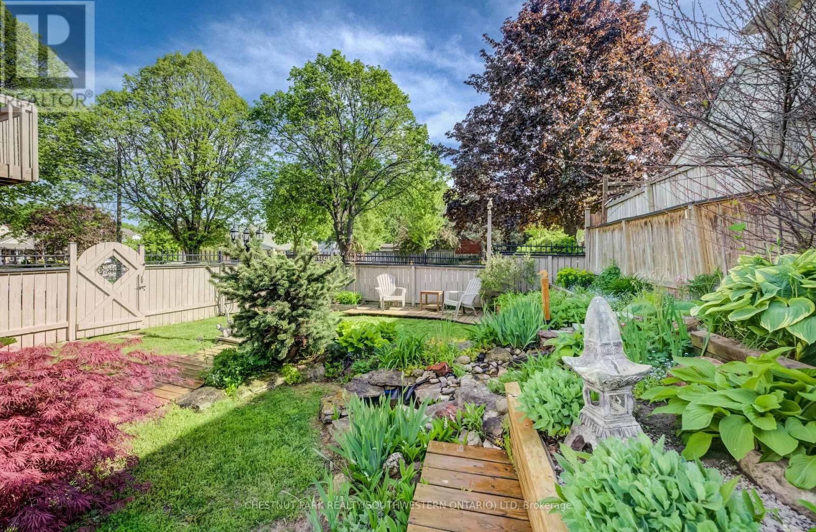 135 ROYAL ORCHARD DRIVE - 41