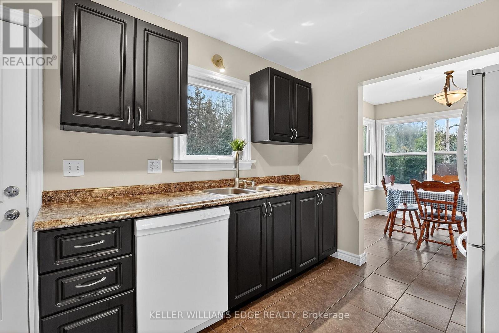 508 PROSPECT POINT ROAD N - 13