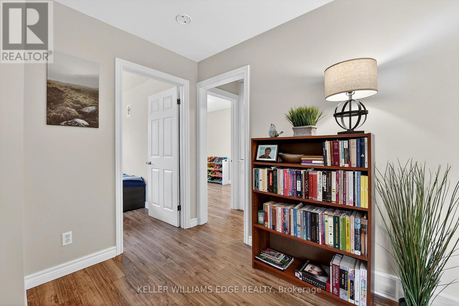 508 PROSPECT POINT ROAD N - 18